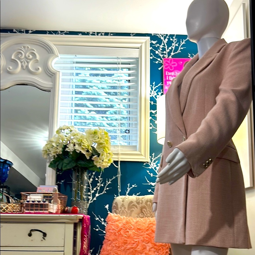 Zara Pink Blazer with Gold Buttons - Picture 7 of 16